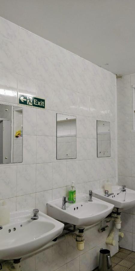 Y Doc At World Horizons Community Hub Hostel ลาแนคลี ภายนอก รูปภาพ